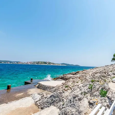 Apartments Bozo Apartment Razanj