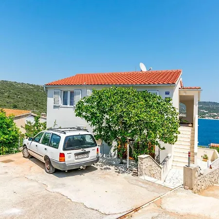 Apartments Bozo * Razanj