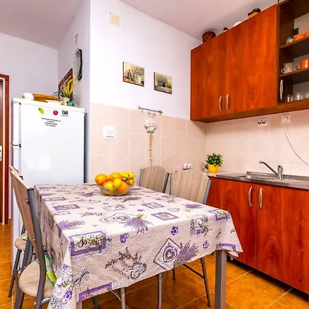 Appartamento Bozo Ražanj