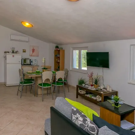 Apartments Bozo Razanj