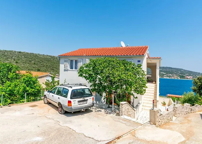 Apartments Bozo * Razanj