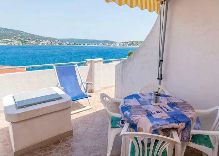 Apartments Bozo * Razanj